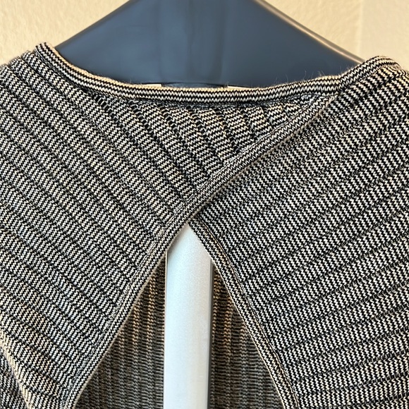 St. John Knits Shell with Cut Outs - Picture 3 of 7